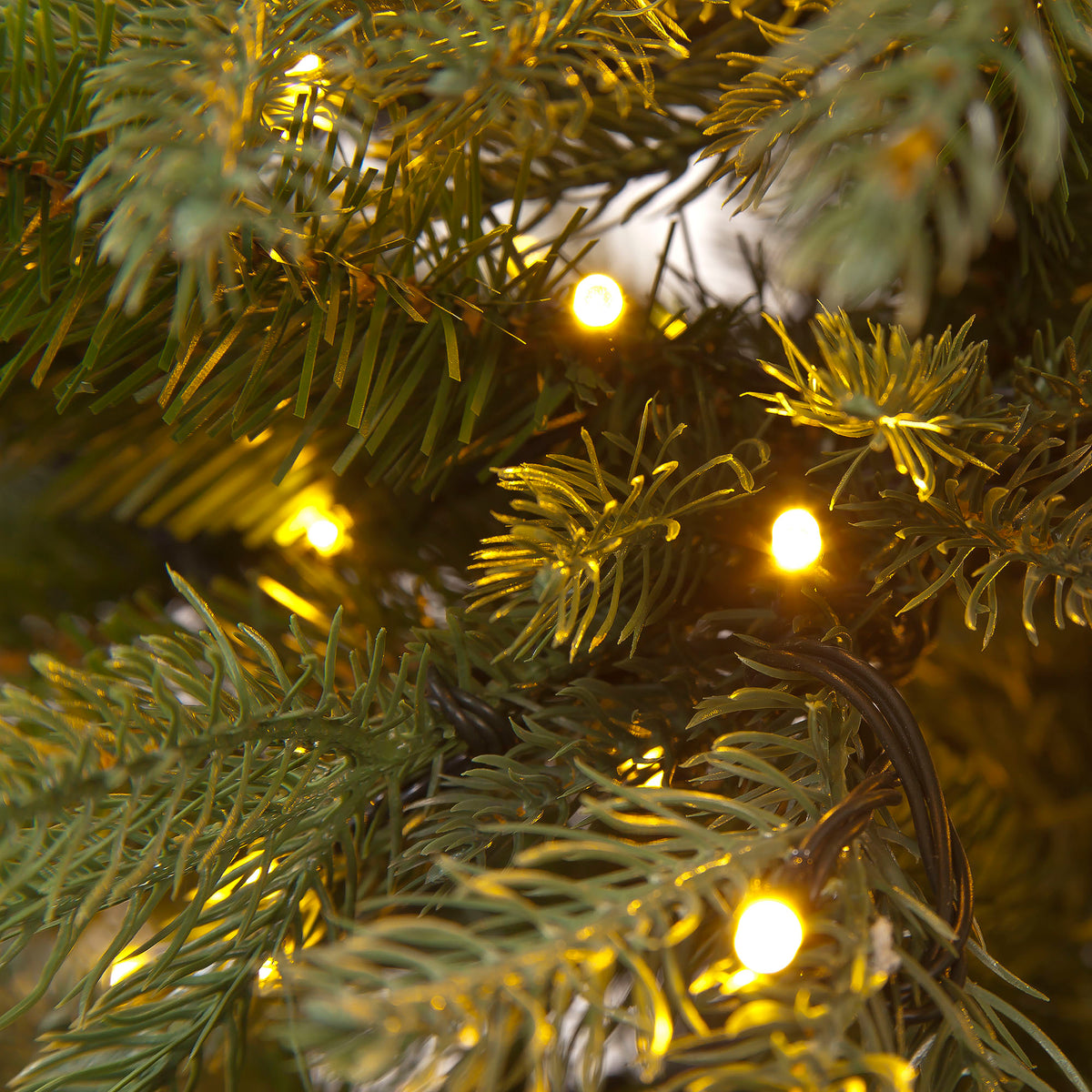 Pre-Lit Viscount Spruce Green Hinged Christmas Tree