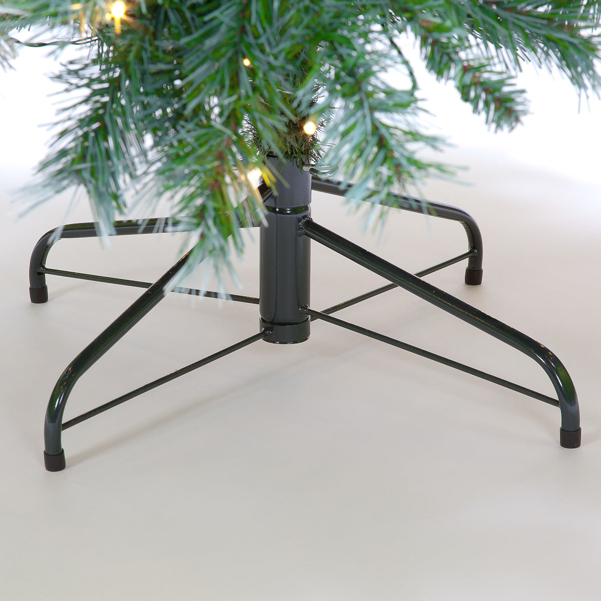 Frosted Emerald Pre-Lit Fir Hinged Christmas Tree