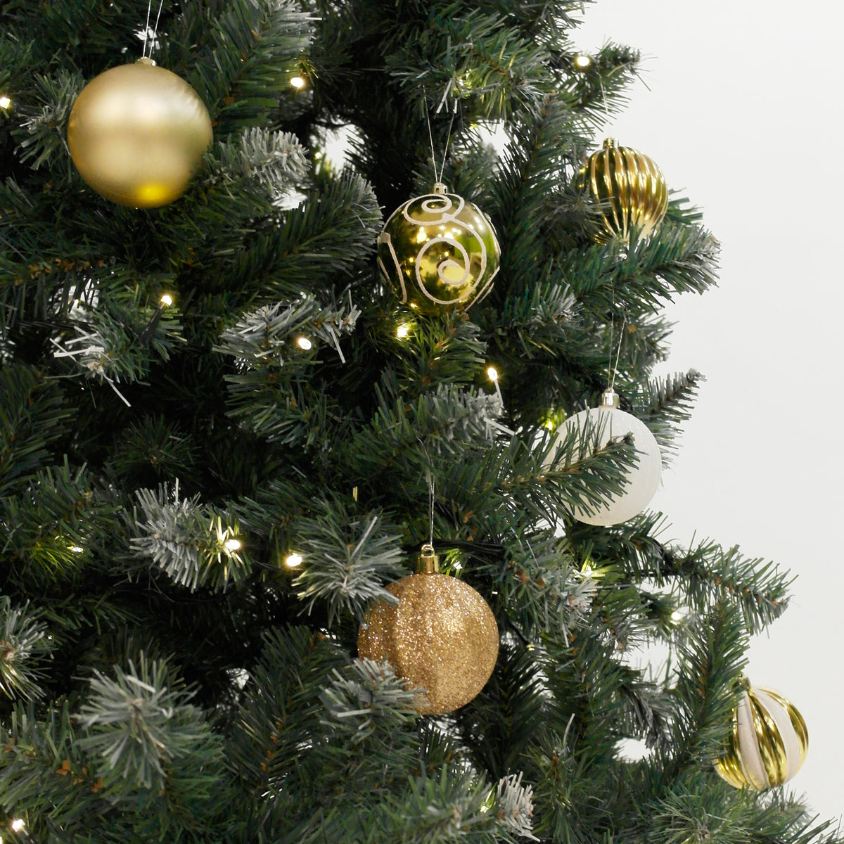 52 Piece Christmas Tree Bauble Decoration Pack