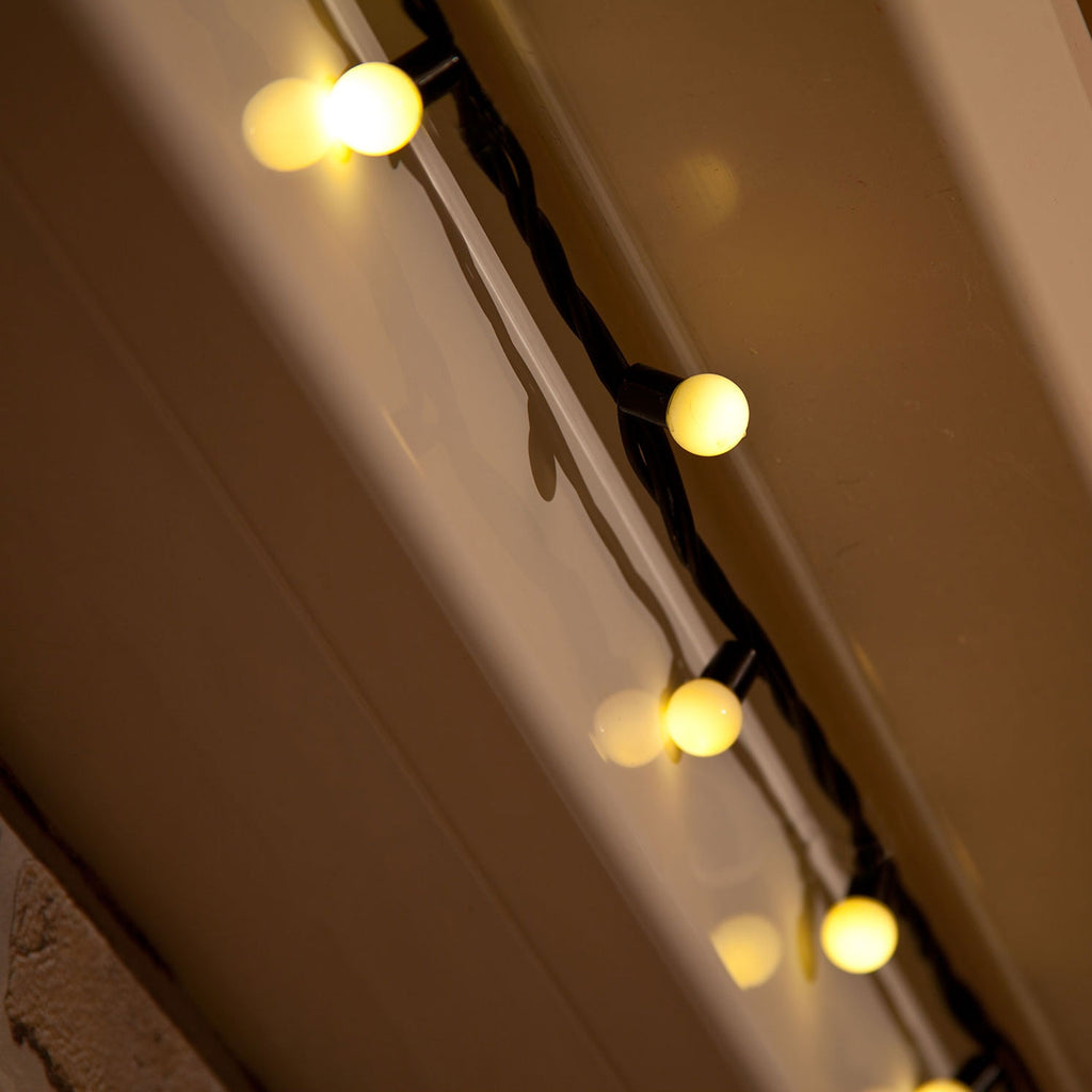 100 Connectable Globe Lights